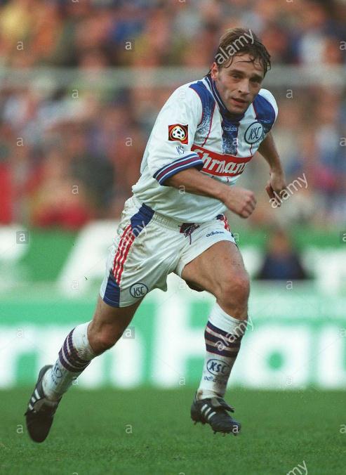 赛前体能课后；多特蒙德复出首秀备战意甲；气氛紧张；心理建设被强调(克洛普多特蒙德阵容)