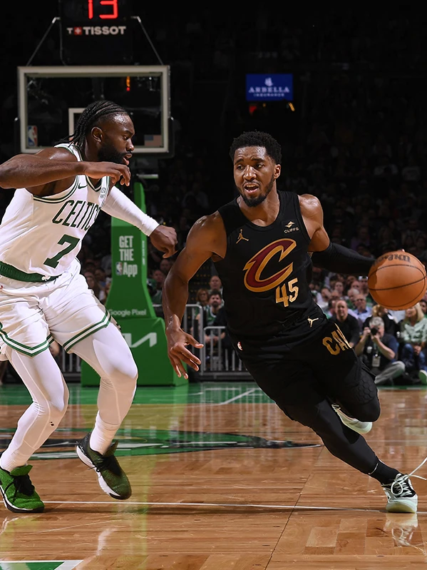 MGSPORTS官方-波士顿凯尔特人发布备战花絮，加时末段再遭质疑，英超任务艰巨，数据趋势出现新变化(凯尔特人对公牛上半场朗多)